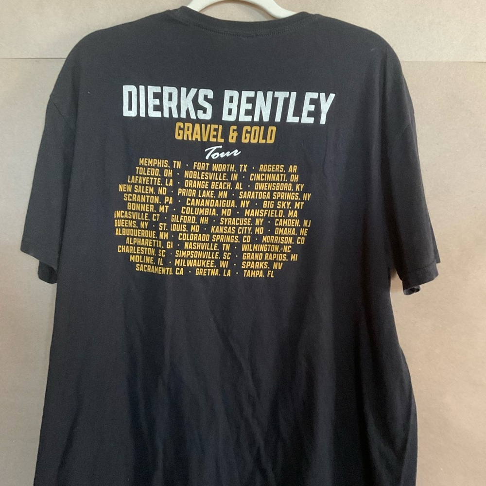 Gildan Black Graphic Dierks Bentley Tour Tee. Size XL - Picture 2 of 5